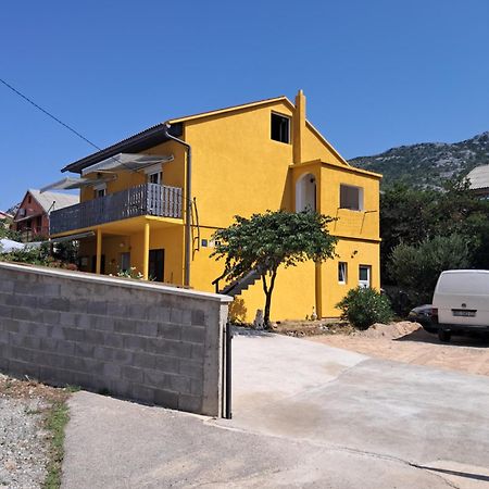 Apartments Mara Bela Карлобаг Экстерьер фото