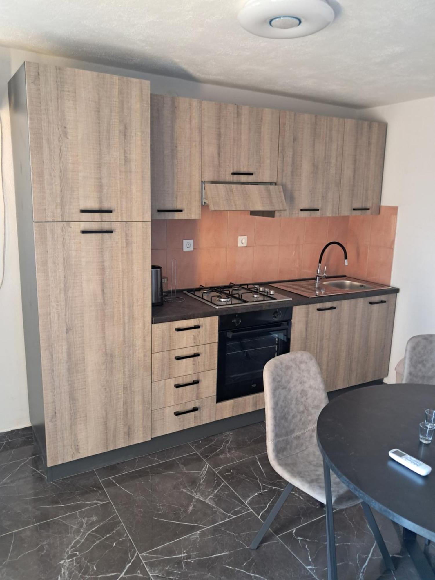 Apartments Mara Bela Карлобаг Экстерьер фото