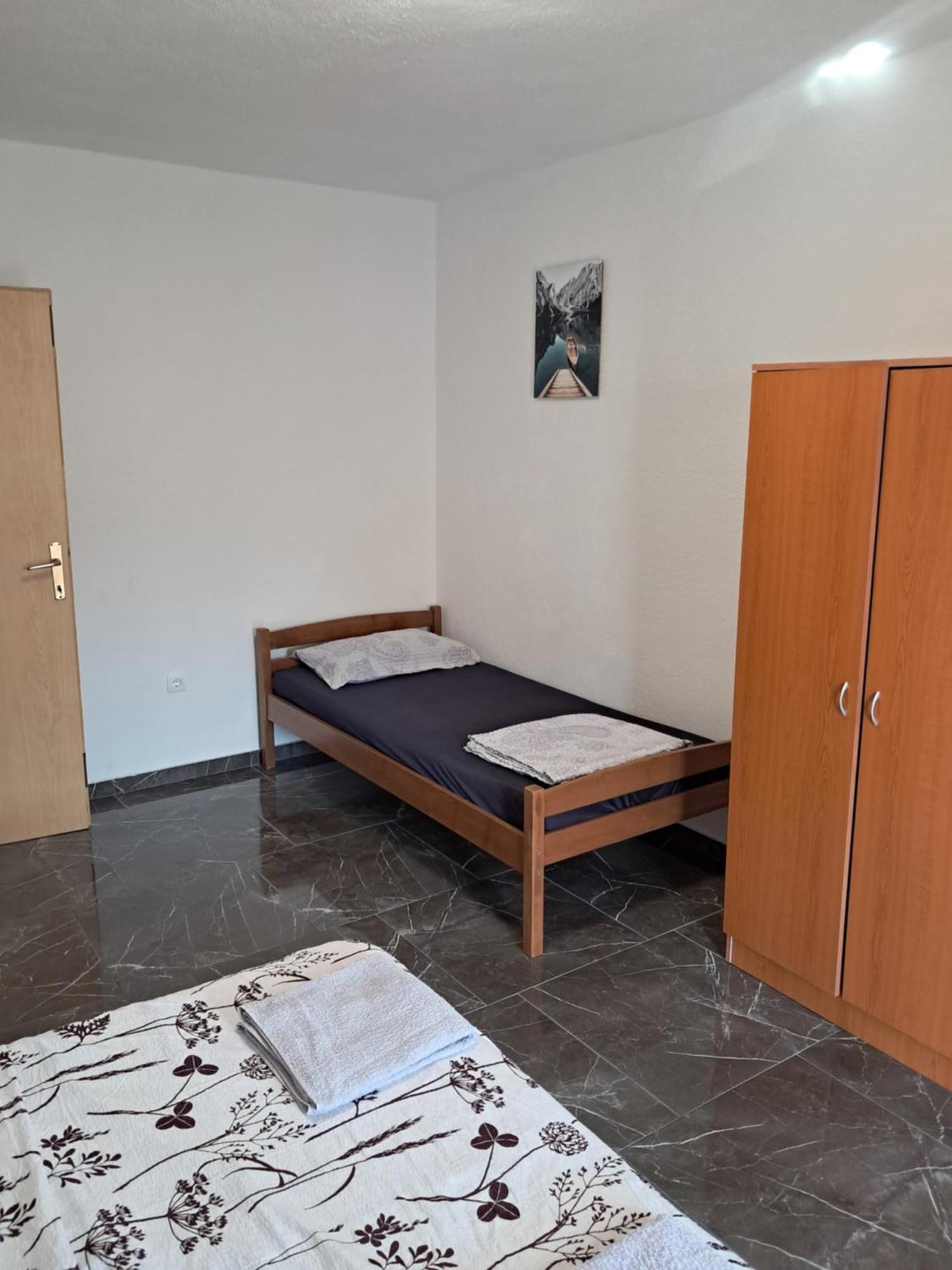Apartments Mara Bela Карлобаг Экстерьер фото