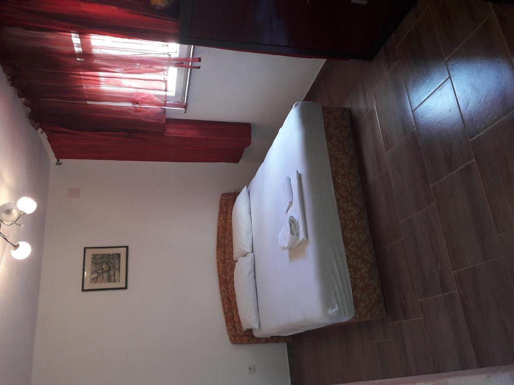 Apartments Mara Bela Карлобаг Экстерьер фото
